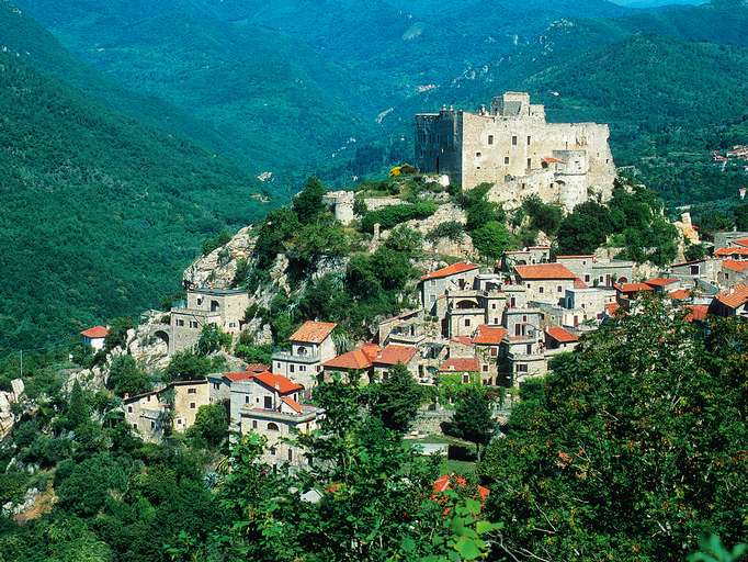 Castelvecchio di Rocca Barbena