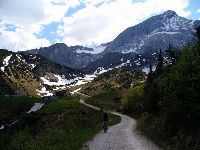 Hochalm mit Alpspitze