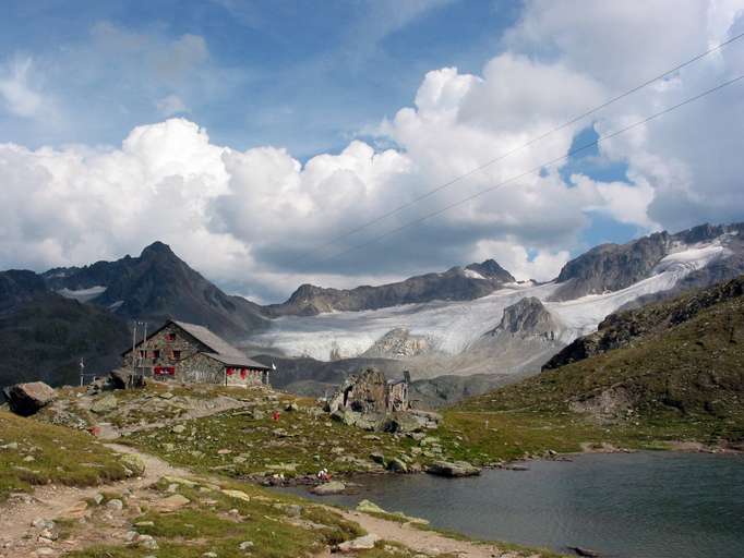 Grialetschhütte (2.542m) und Grialetschgletscher, Albula-Alpen