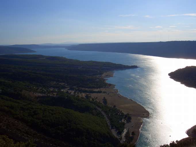 Lac de Sainte Croix liegt am Ausgang der Verdonschlucht