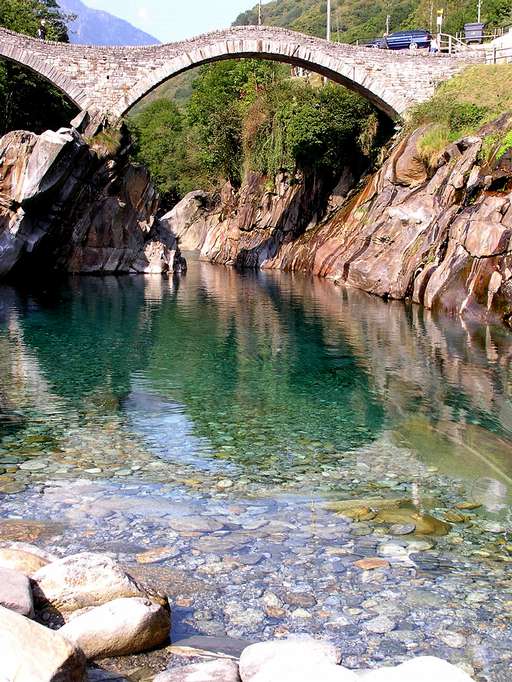 Ponte dei Salti in Lavertezzo im Verzascatal