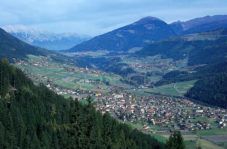 Fulpmes, Blick über Wipp- und Inntal