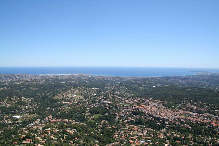 Blick auf Nizza mit Vence