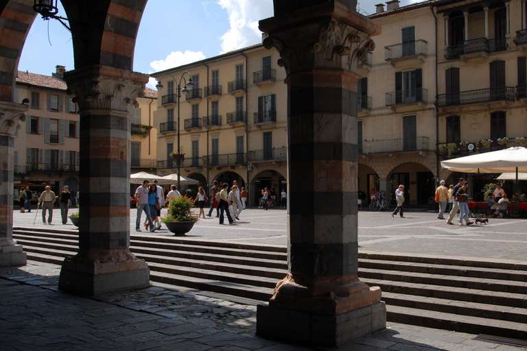 Piazza Grimoldi, Como