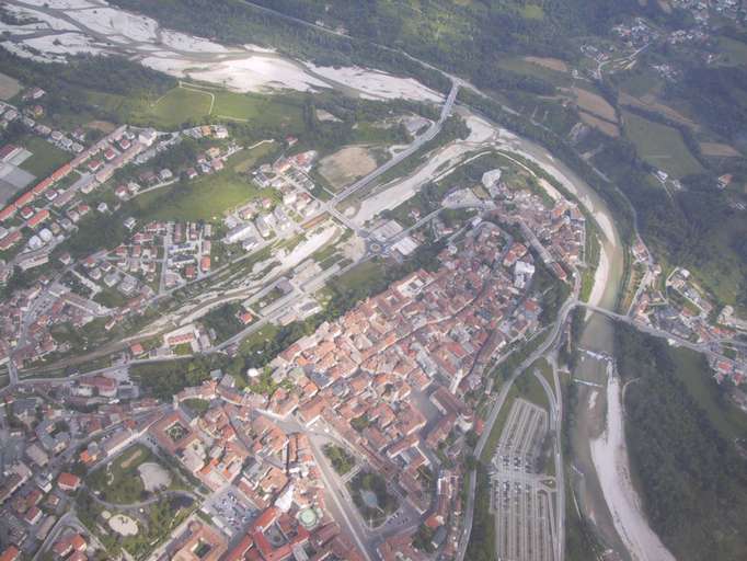 Belluno, der Ardo mündet in das breite Bett des Piave