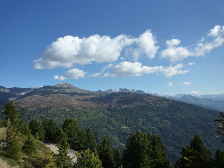 Blick vom Patscherkofel nach Südosten Richtung Profeglalm, Mühltaler Berg