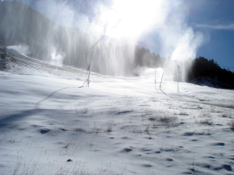 Beschneiung im November für das Skiopening