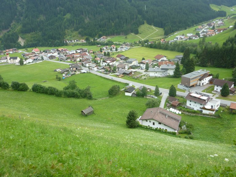 en:Gries im Sellarin am Zusammenfluss von Melach (von rechts hinten) und Zirmbach