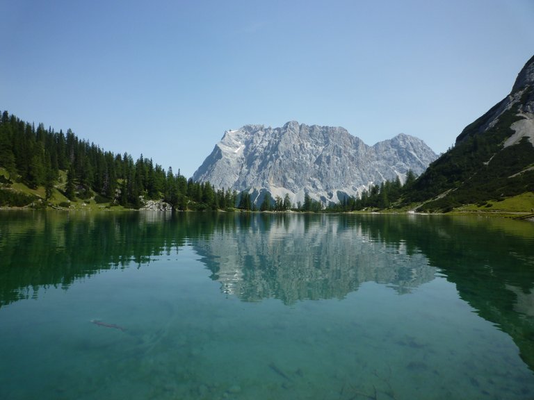 Seebensee mit Zugspitzmassiv