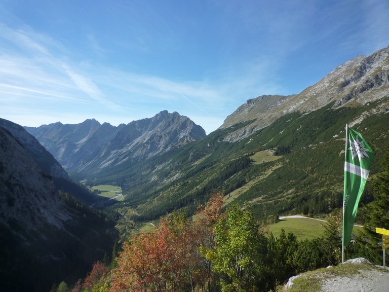 it:Blick vom Karwendelhaus (1771m) talauswärts