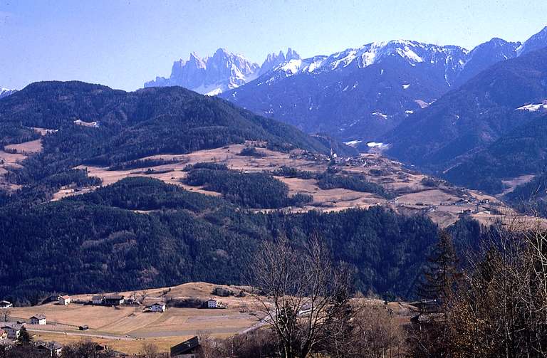 Tires con le dolomiti