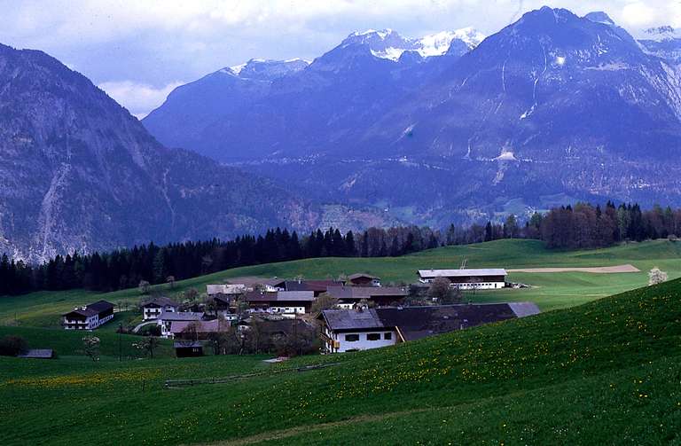 View from Gallzein into Achental