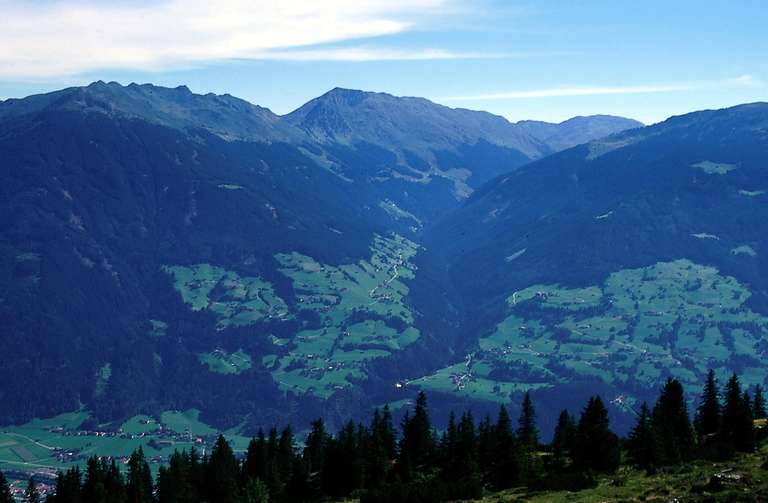 Il fianco orientale della Zillertal