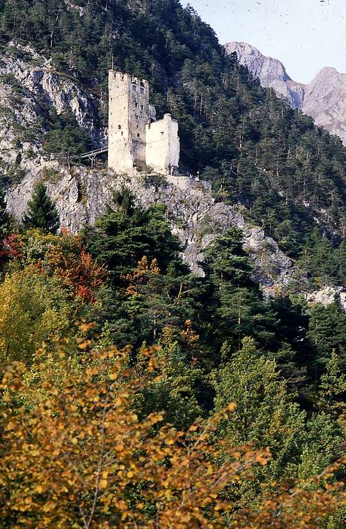 Burg Schrofenstein