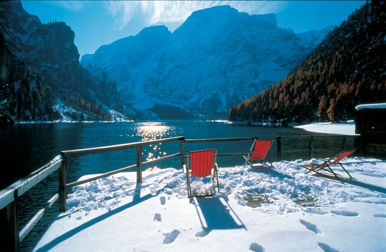 Lago di Braies in inverno