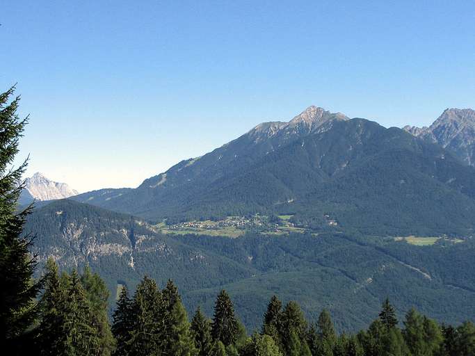 Blick auf Reith mit Reither Spitze