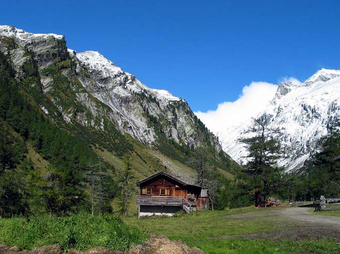 Dorfer tal with Kalser Tauernhaus