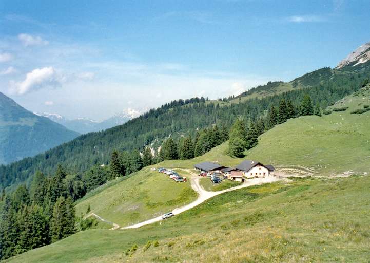 Alpe Dawin, Strengen