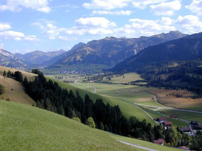 Tannheimer Tal, Blick von Zöblen nach Tannheim