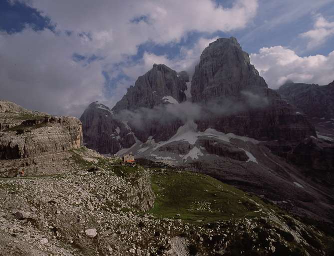 Rifugio ai Brentei, Gruppo di Brenta