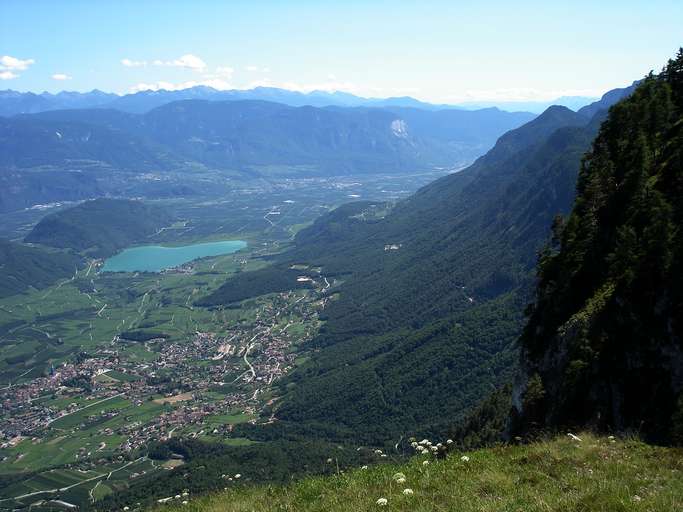 Vista verso Caldaro e il Val d´Adige 