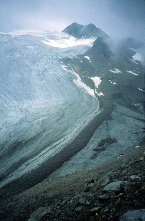 Niederjochferner, Mittelmoräne