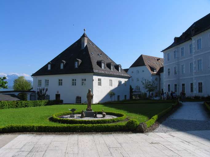 Fraueninsel - Chiemsee, Klosterinnenhof