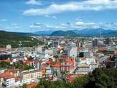 Blick über das Laibacher Becken Richtung Steiner Alpen (Bild: Slovenian tourist board/D.Mladenovic)